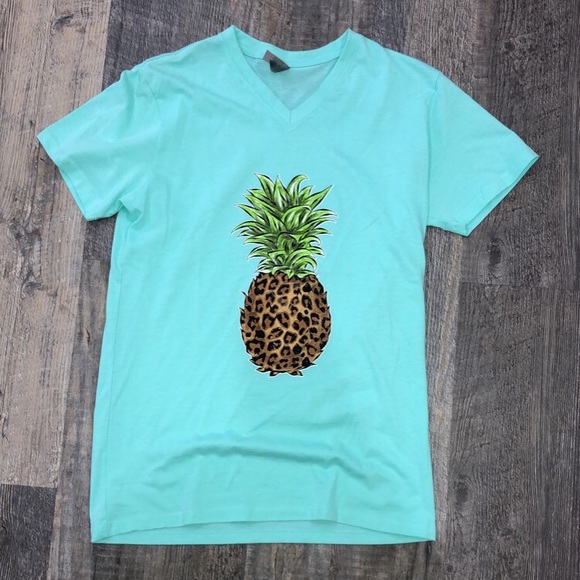 Graphic tee - Picture 2 of 2